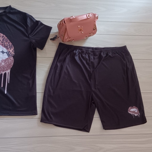 Athleisure Short Sleeves Leopard Graphic Printed Round Neck Top And Shorts - Picture 5 of 15
